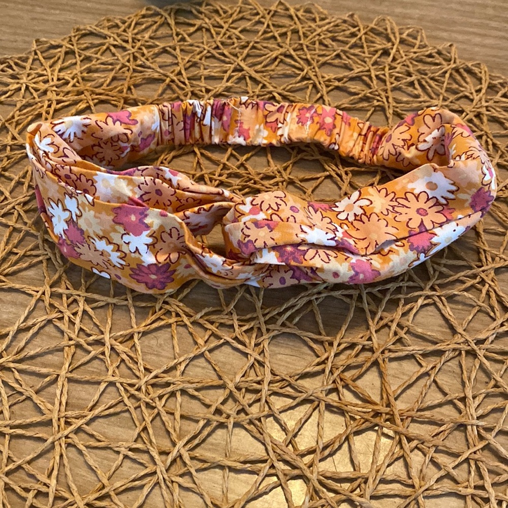 WAYF Retro Floral Knotted Headband